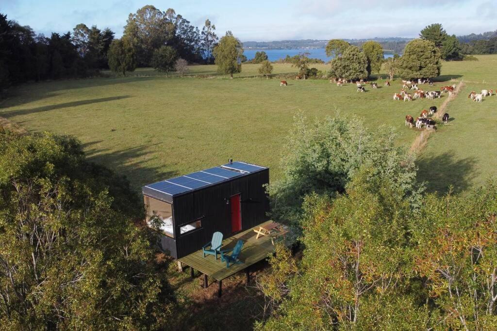 Exclusiva Cabin En Tranquilo Campo A Orillas Del Lago Con Vista A Volcanes - Hot Tub Privado Casa de férias *