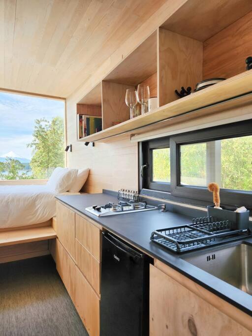 Exclusiva Cabin En Tranquilo Campo A Orillas Del Lago Con Vista A Volcanes - Hot Tub Privado